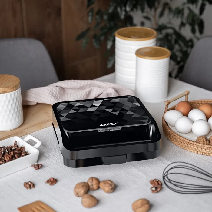 Сэндвичница Aresa AR-1207