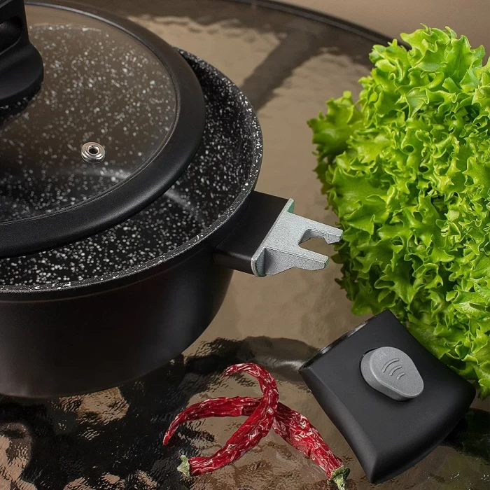 Кастрюля черная со съемными ручками и крышкой ТМ "ЦУМ" 2.4 л 