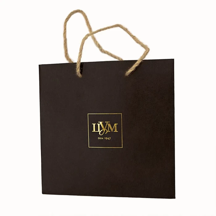 Пакет бумажный ЦУМ осн.1947 размер 200х150х200