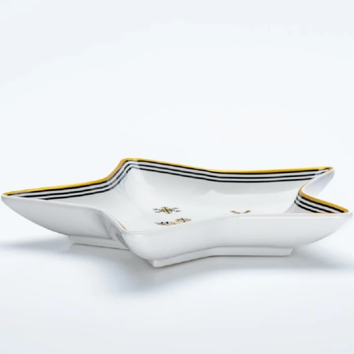 Тарелка фарфоровая Золотые снежинки 17,8х17см