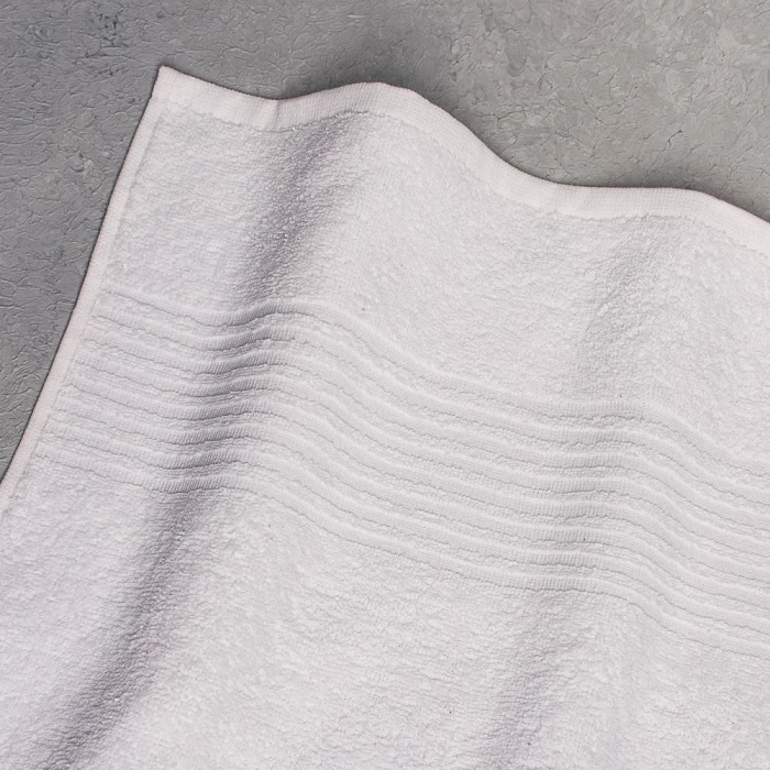 Полотенце махровое ТМ "ЦУМ" белое 70х140 см