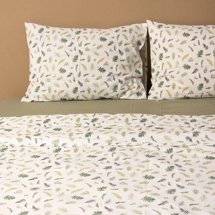 Комплект постельного белья Евро ТМ "ЦУМ" Листья простынь на резинке 8483