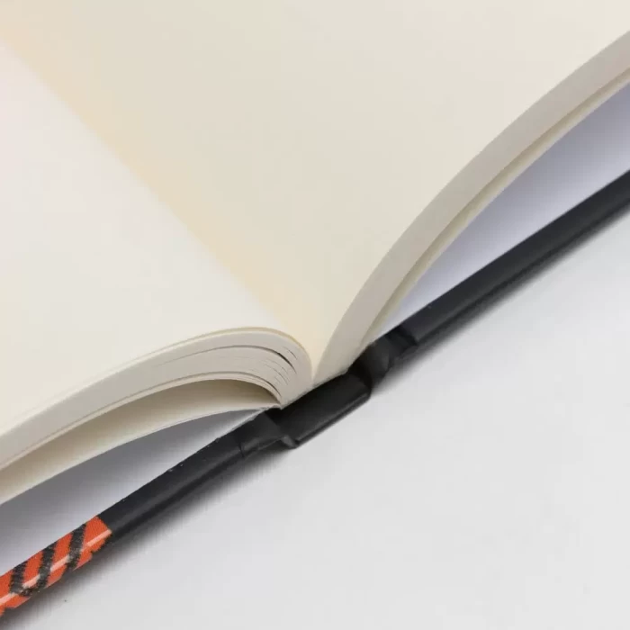 Скетчбук Акулы цвет 80 листов