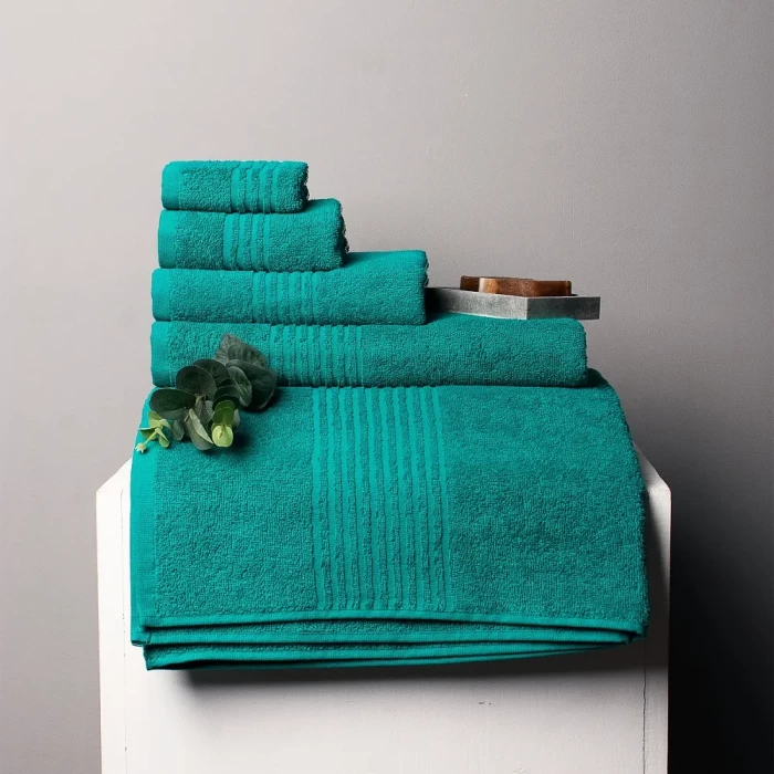 Полотенце махровое ТМ "ЦУМ" изумруд 70х140 см