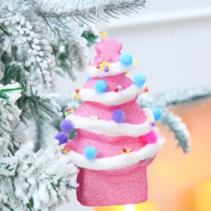 Подвеска декоративная Сноу Бум Елочка с помпонами 374-520