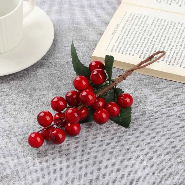 Ветка декоративная ягоды Ladecor 19см