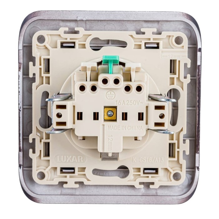 Розетка Luxar с заземлением 10.025.02