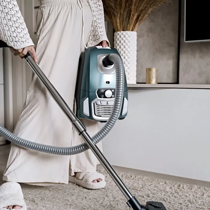 Пылесос Aresa AR-2403