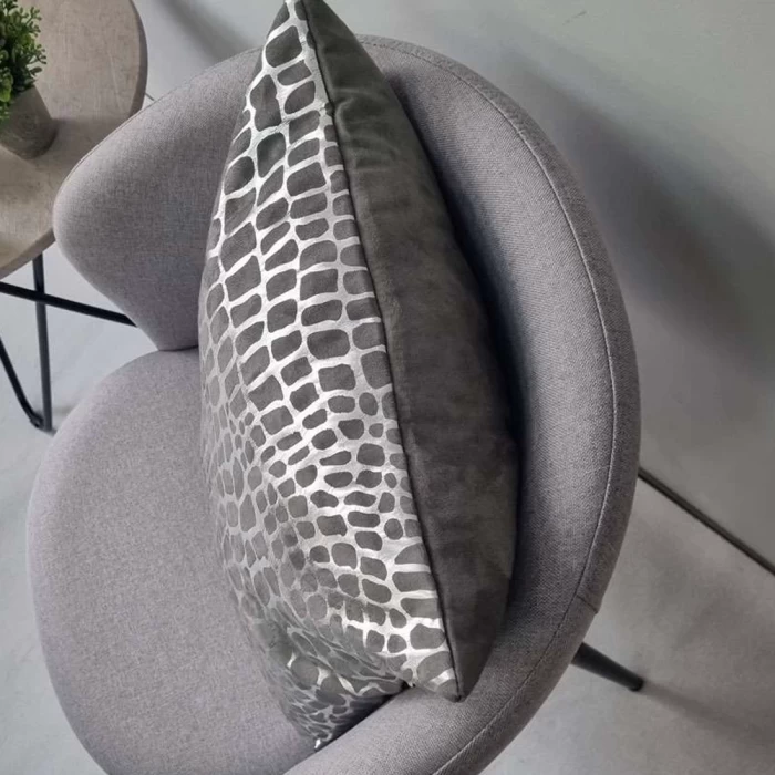 Подушка декоративная Matex  Luxury Крокодил серебро/серый 45х45