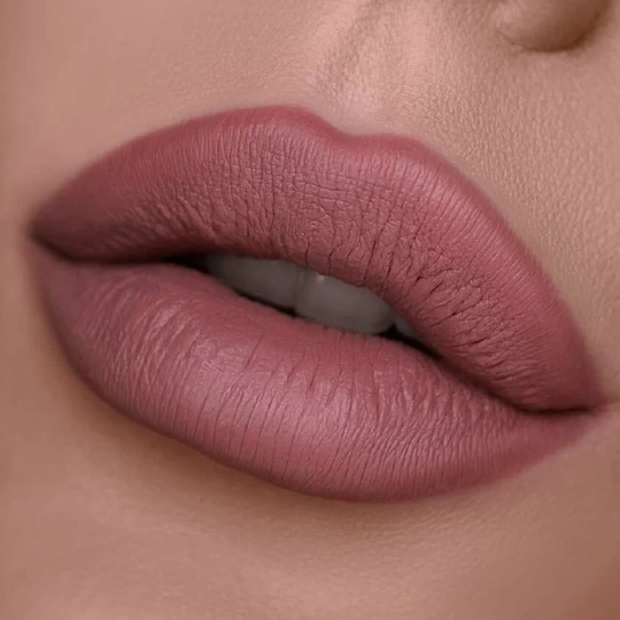 Карандаш для губ стойкий с маслом жожоба Relouis