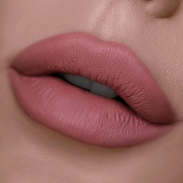 Карандаш для губ стойкий с маслом жожоба Relouis