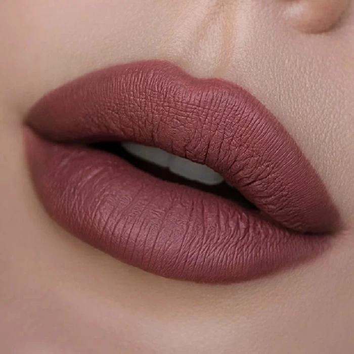 Карандаш для губ стойкий с маслом жожоба Relouis